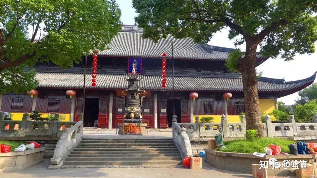 A scenic view of Suzhou Xuanmiaoguan Sanqingdian