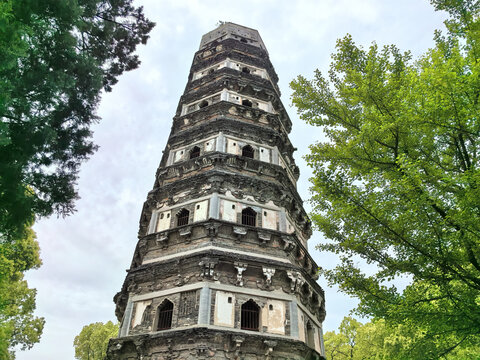 A scenic view of Suzhou Yunyansi Ta