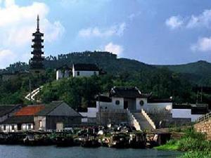 A scenic view of Suzhou Yuyue Jiuju