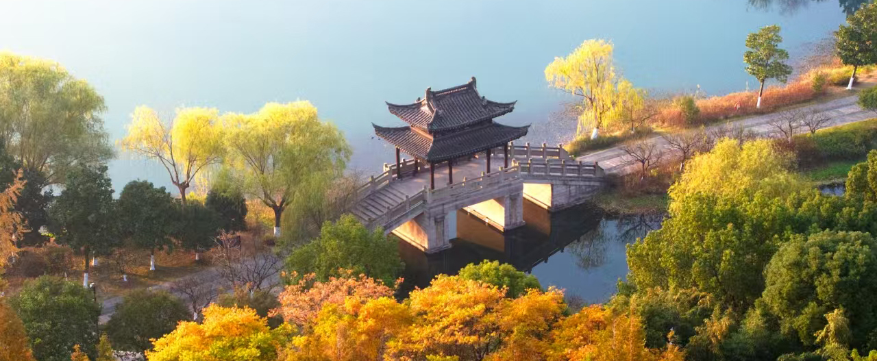A scenic view of Suzhou Zhang Pu Zhaidi