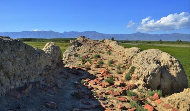 A scenic view of Tacheng Daoerben Elute Senmu Gucheng Yizhi