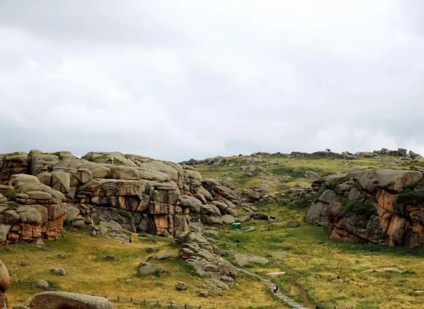 A scenic view of Tacheng Luotuoshi Jiushiqi Yizhi