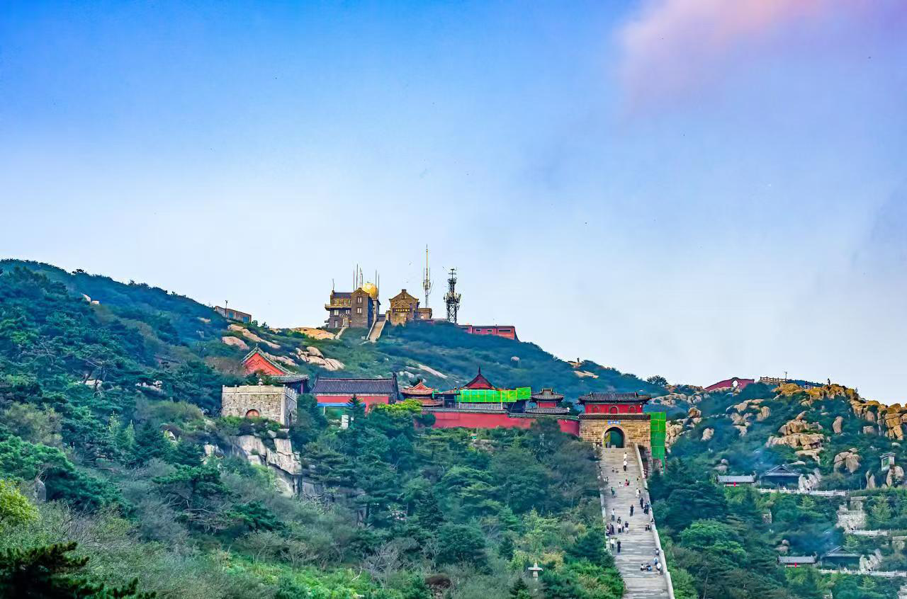 A scenic view of Taian Hongdingshan Moya