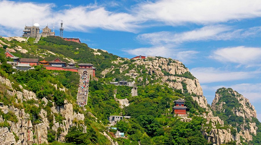 A scenic view of Taian Taishan Gu Jianzhuqun