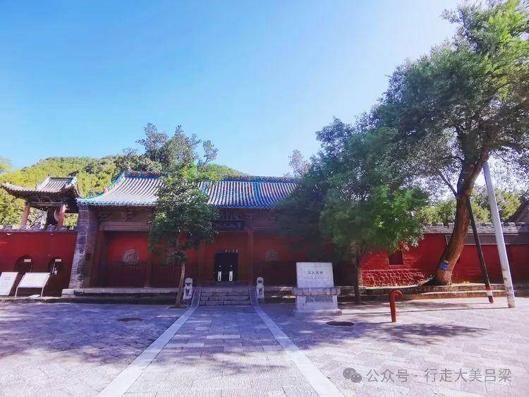 A scenic view of Taiyuan Dou Dafu Shrine