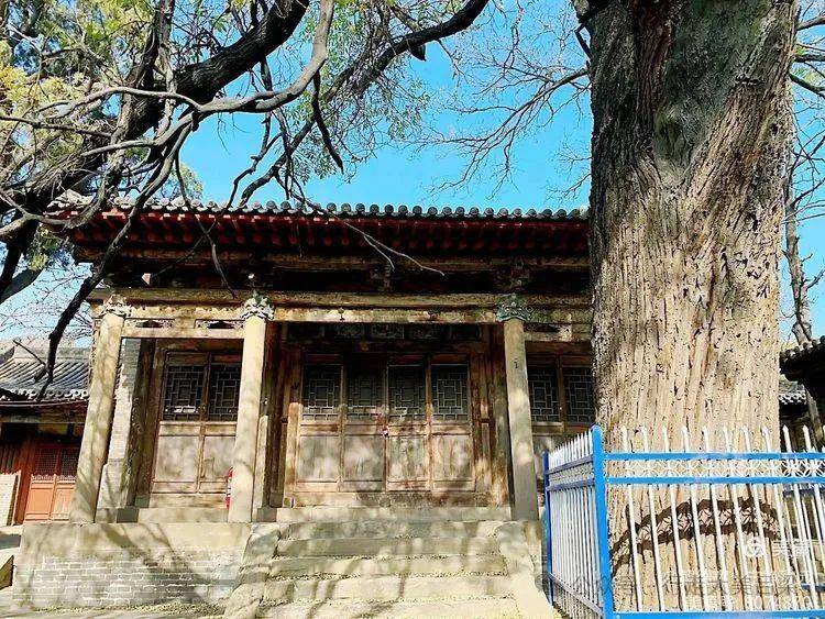 A scenic view of Taiyuan Hu Tu Miao