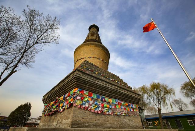 A scenic view of Taiyuan Jinyuan Ashoka Pagoda
