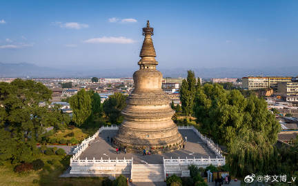 A scenic view of Taiyuan Jinyuan Ashoka Pagoda