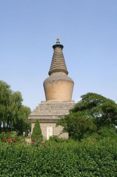 A scenic view of Taiyuan Jinyuan Ashoka Pagoda