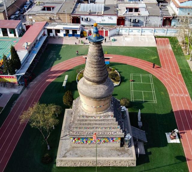 A scenic view of Taiyuan Jinyuan Ashoka Pagoda