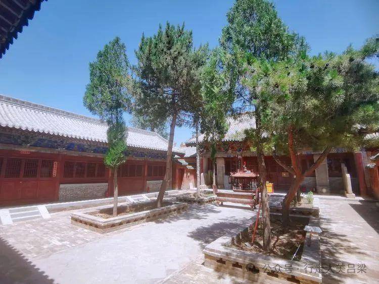 A scenic view of Taiyuan Xinzhuang Kaihua Temple