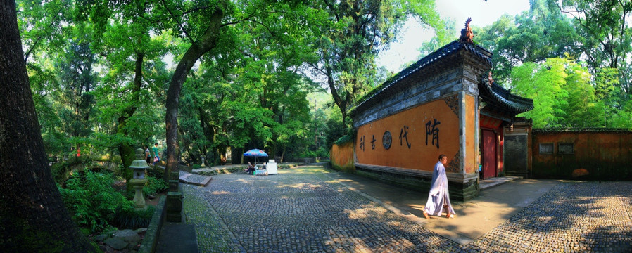 A scenic view of Taizhou Guoqing Si