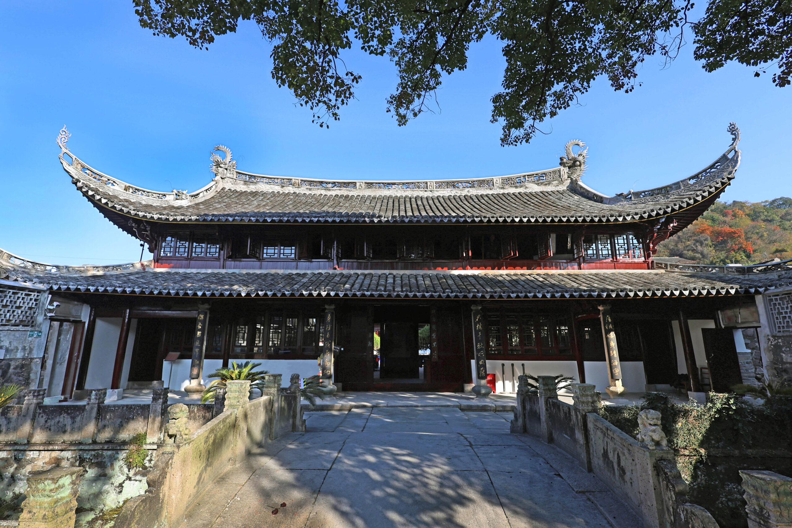 A scenic view of Taizhou Jiaojiang Qijiguang Ci