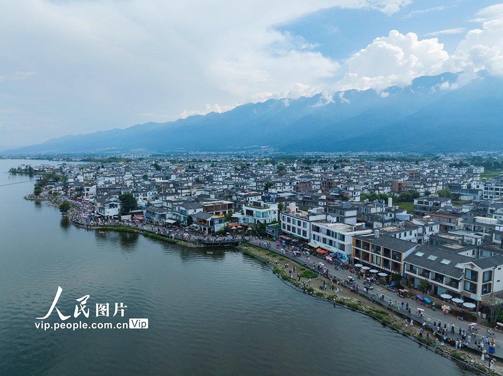 A scenic view of Taizhou Jinqing Daqiao