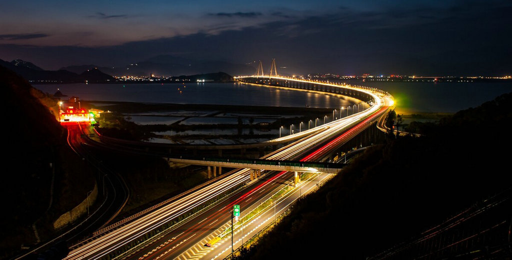 A scenic view of Taizhou Jinqing Daqiao