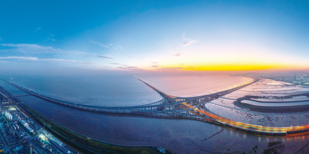 A scenic view of Taizhou Jinqing Daqiao