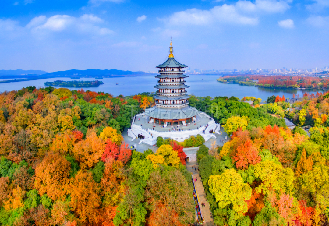 A scenic view of Taizhou Nanfengta He Fuyinshanta