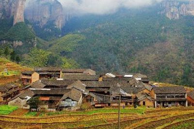 A scenic view of Taizhou Nanfengta He Fuyinshanta