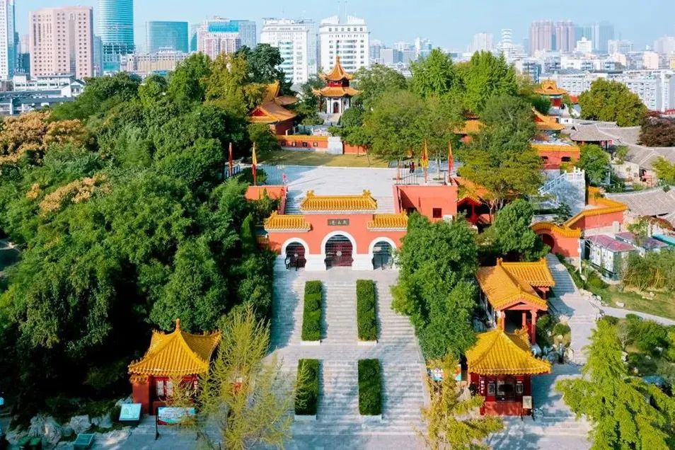 A scenic view of Taizhou Risheyuan