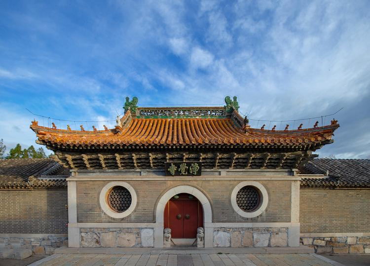 A scenic view of Tangshan Jingjue Temple