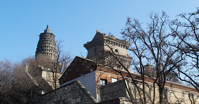 A scenic view of Tangshan Shoufeng Temple