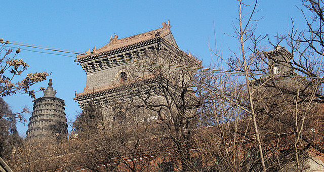 A scenic view of Tangshan Shoufeng Temple