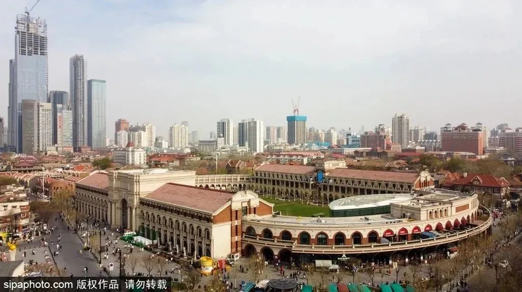 A scenic view of Tianjin Hebei Makeboluo Guangchang Jianzhuqun
