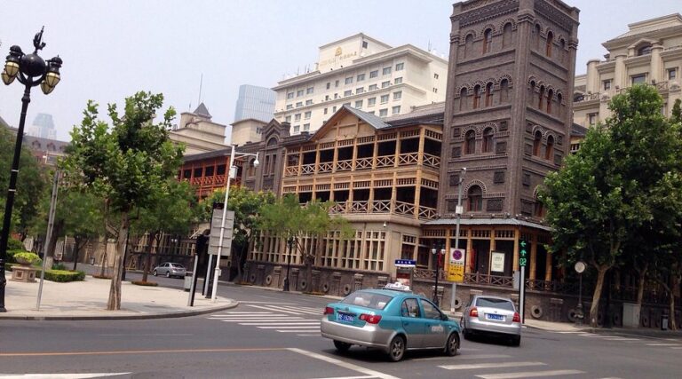 Discover Comfort and Convenience at Tianjin Heping Lishunde Jiudian Jiuzhi