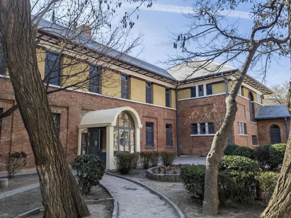 A scenic view of Tianjin Hexi Gongshangxueyuan Zhulou Jiuzhi