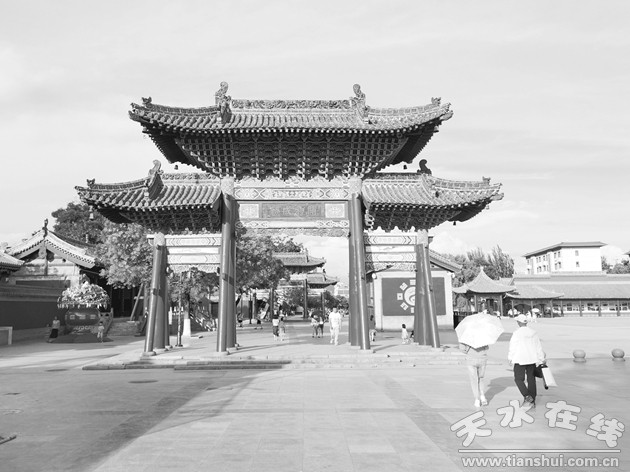 A scenic view of Tianshui Houjie Qingzhensi