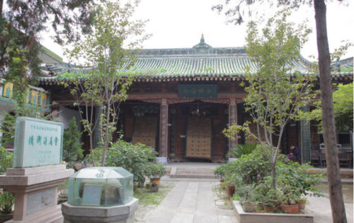 A scenic view of Tianshui Houjie Qingzhensi