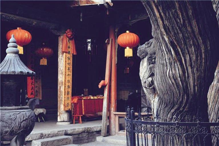 A scenic view of Tianshui Jixin Ci