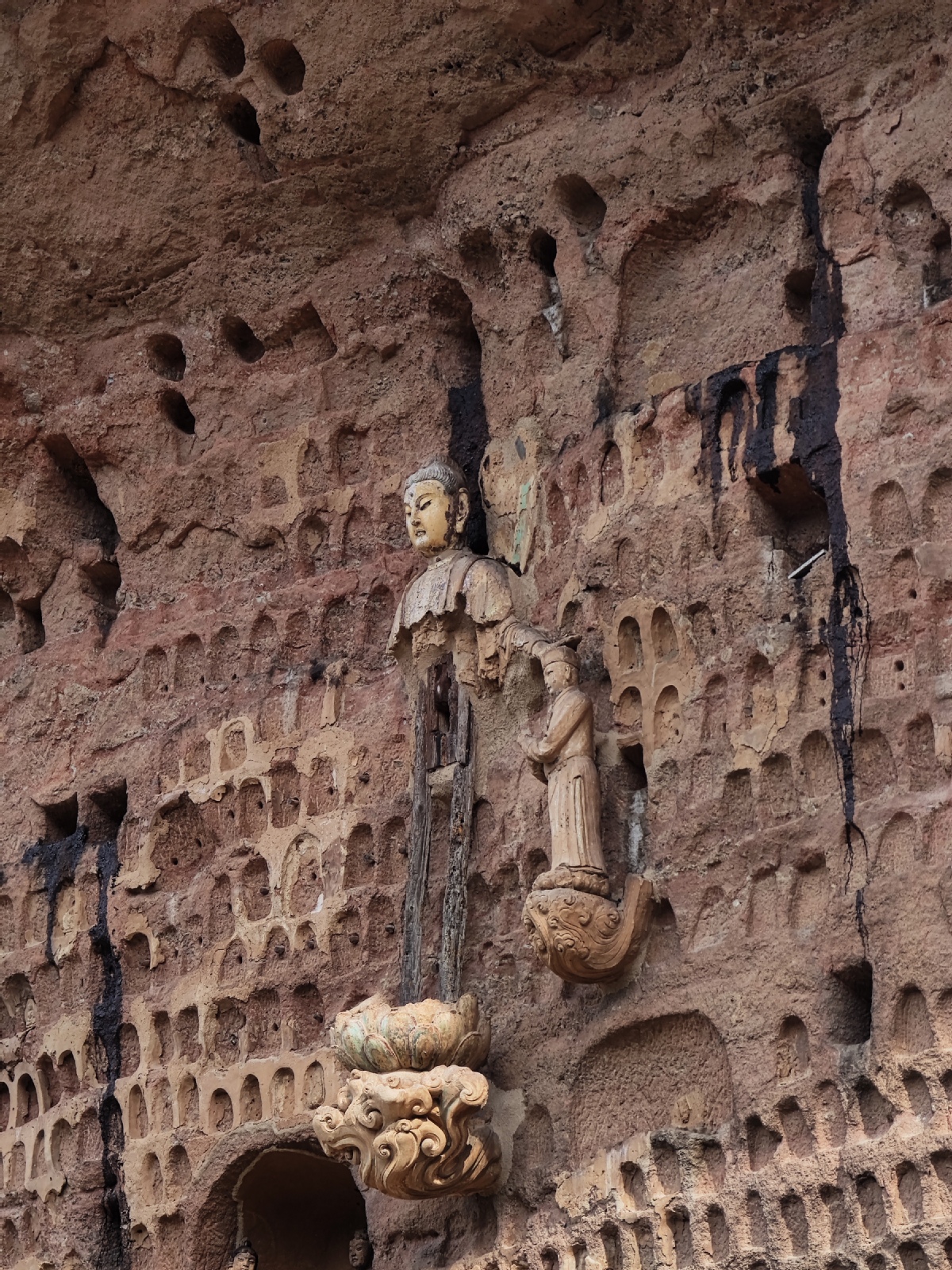 A scenic view of Tianshui Maijishan Shiku