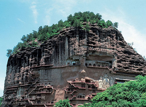 A scenic view of Tianshui Maijishan Shiku