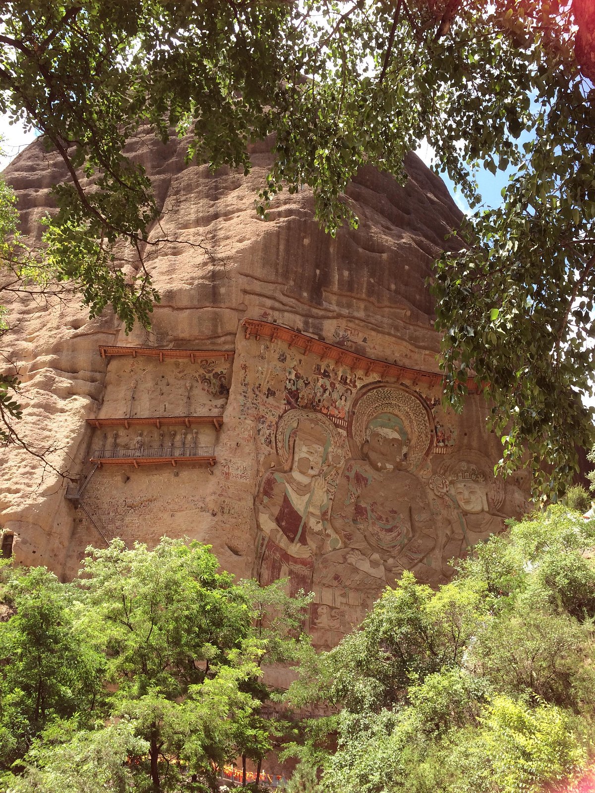 A scenic view of Tianshui Shuiliandong Daxiangshan Shiku