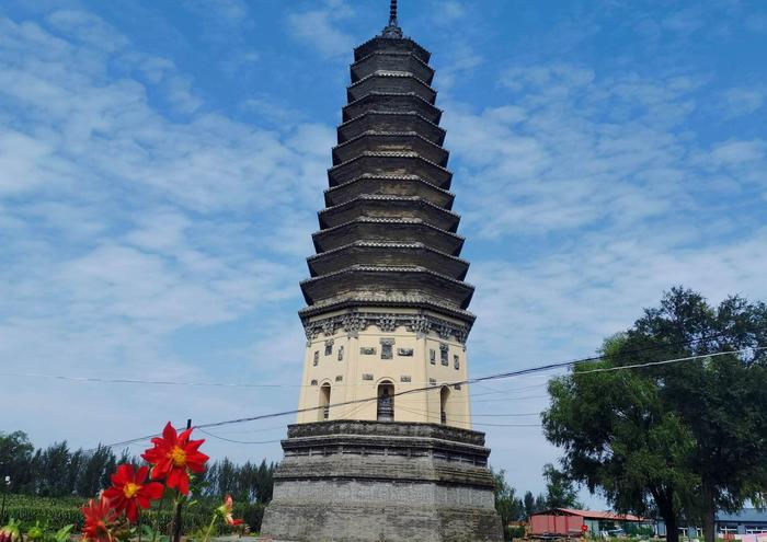 A scenic view of Tieling Kaiyuan Chongshousi Ta