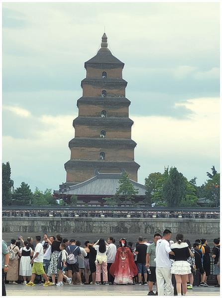 A scenic view of Tongchuan Shende Temple Pagoda