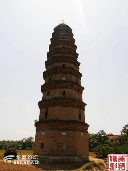A scenic view of Tongchuan Yanchang Temple Pagoda