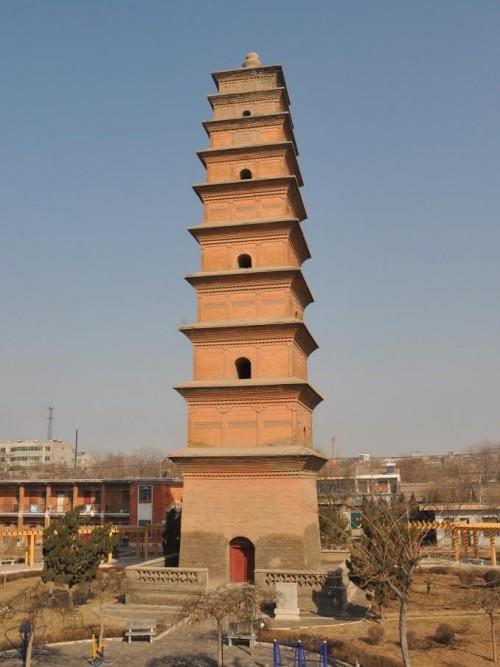 A scenic view of Tongchuan Yanchang Temple Pagoda