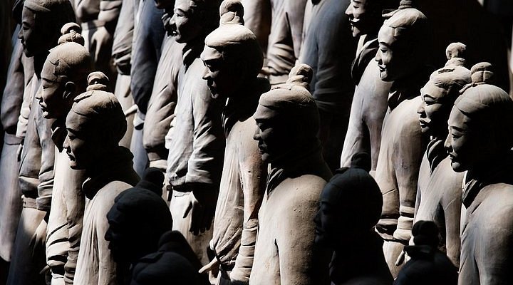 A scenic view of Tongchuan Yaowangshan Stone Carvings