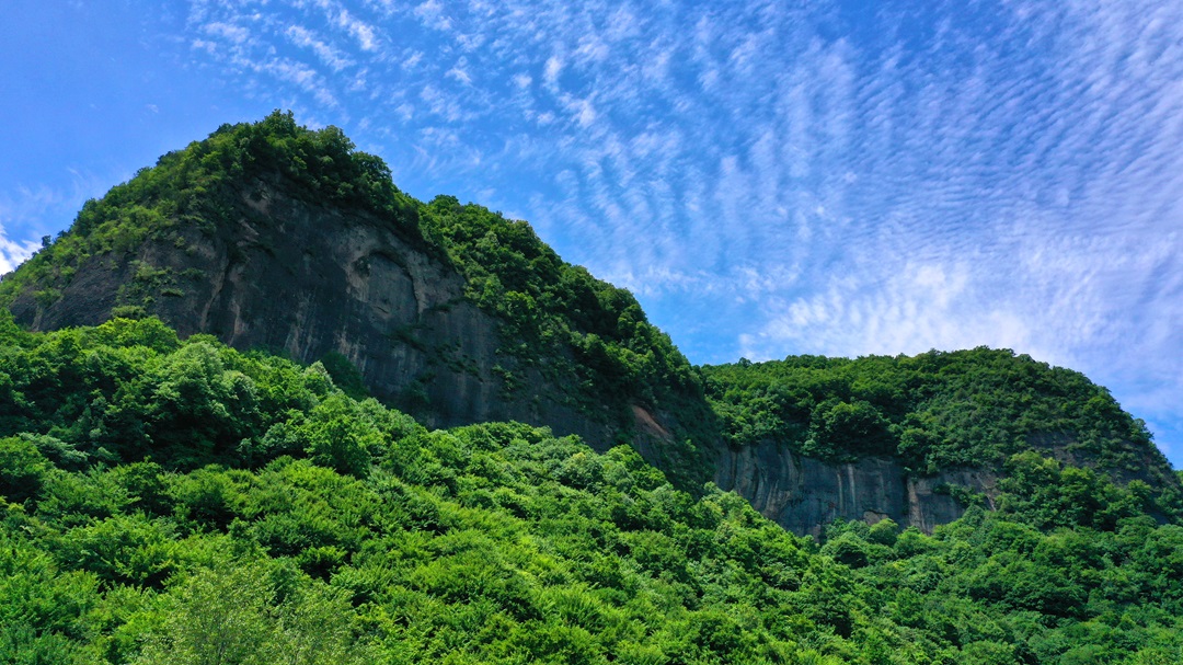 A scenic view of Tongchuan Yijun Grottoes Group