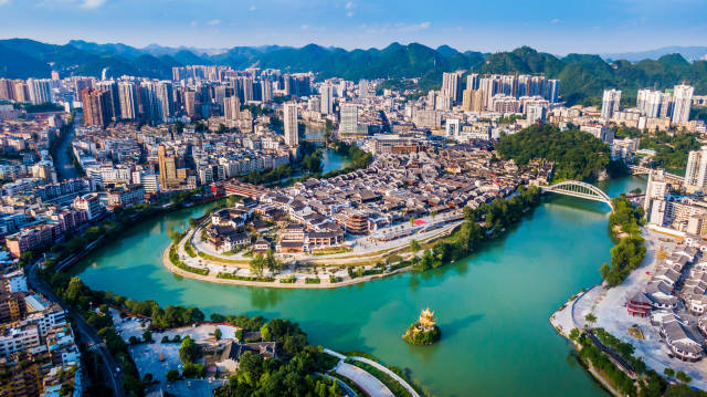A scenic view of Tongren Dongshan Gujianzhuqun
