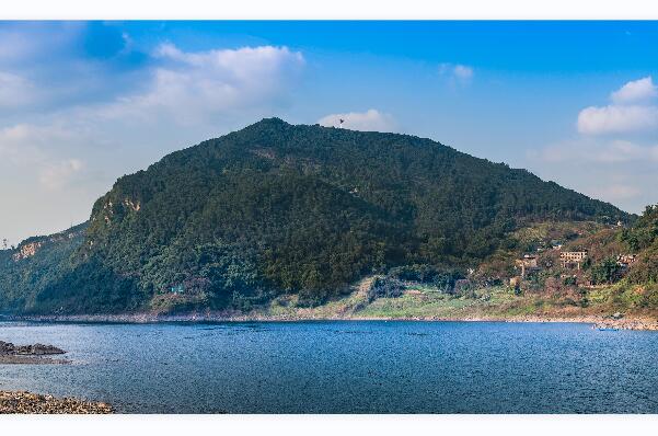 A scenic view of Tongren Qiandong Tequ Geming Weiyuanhui Jiuzhi