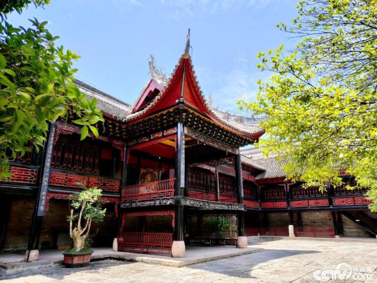 Experience the Serenity of Tongren Shiqian Wanshougong: Your Ultimate Travel Guide