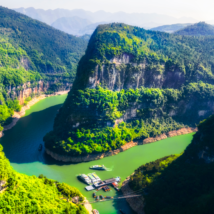 A scenic view of Tongren Shiqian Wanshougong