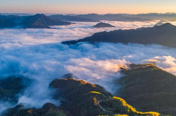 A scenic view of Tongren Zhaiyingcun Gujianzhuqun