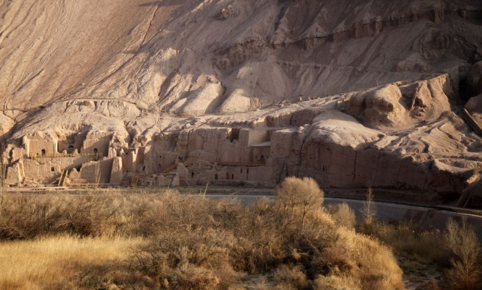 A scenic view of Turpan Gudai Tulufan Pendi Junshi Fangyu Yizhi