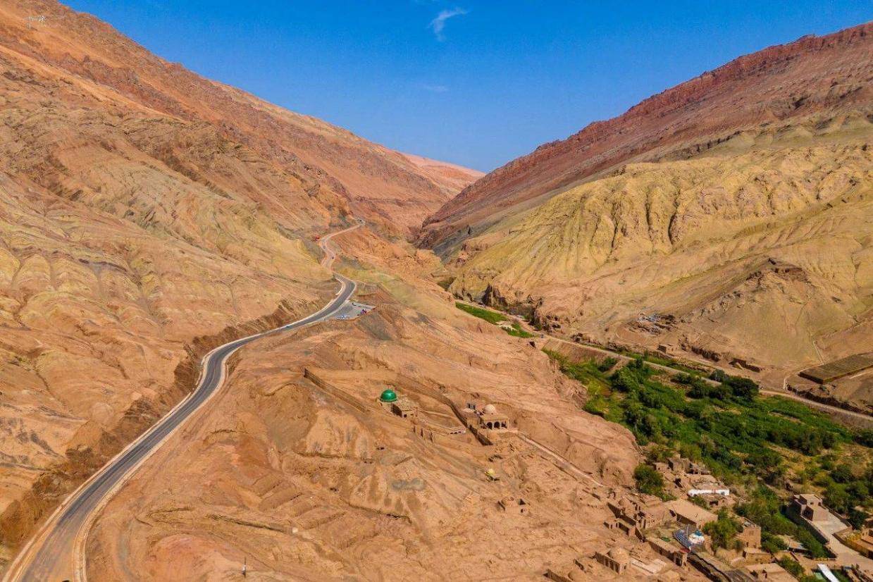 A scenic view of Turpan Tuyugou Shiku