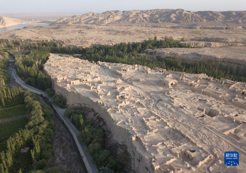 A scenic view of Turpan Yaerhu Gucheng Jiaohe Gucheng
