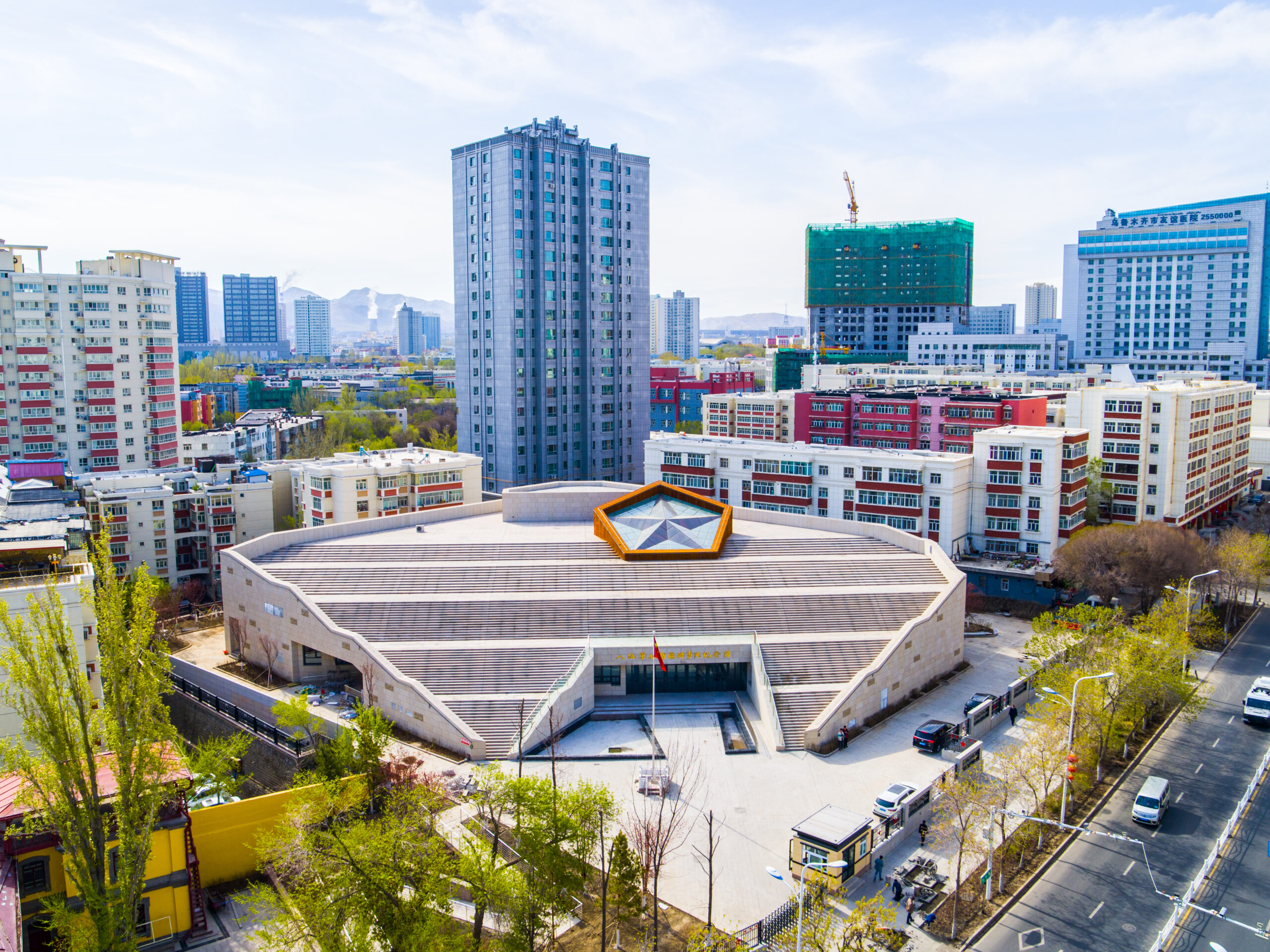 A scenic view of Urumqi Balujun Zhu Xinjiang Banshichu Jiuzhi